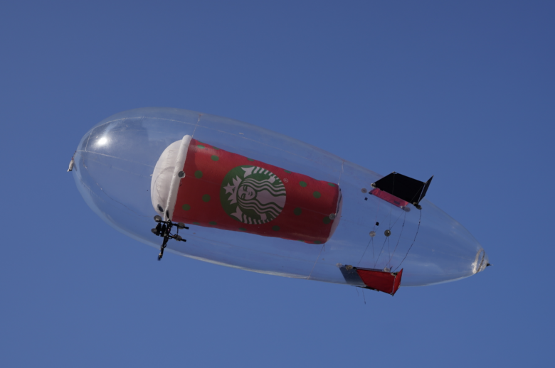 Llega la Navidad a Starbucks… desde el cielo