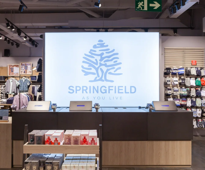 Springfield recupera su icónico logo de árbol para su colección primavera/verano 2020